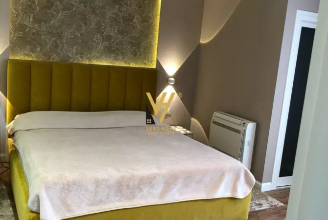 Shtepi ne shitje Vila Luksoze ne Tirane, 6+1, Mobilimi E mobiluar, Pagesa 265,000  Euro.