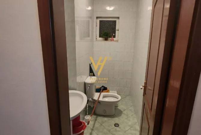 Shtepi ne shitje Apartament ne Tirane, 3+1, Mobilimi Bosh, pa mobiluar, Pagesa 320,000  Euro.