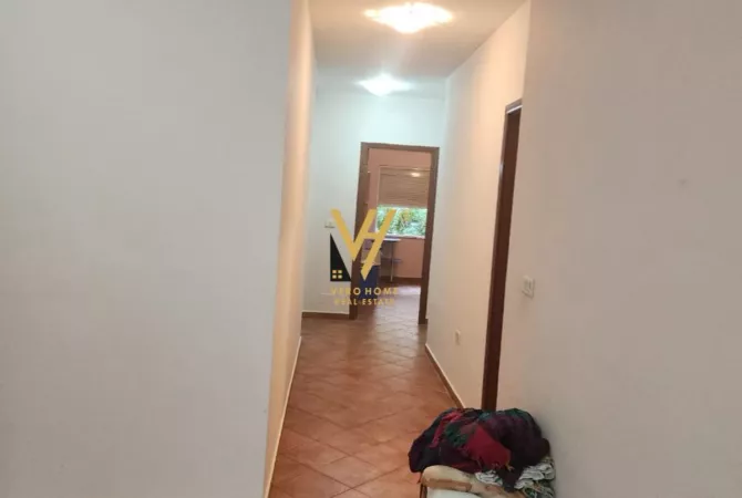 Shtepi ne shitje Apartament ne Tirane, 3+1, Mobilimi Bosh, pa mobiluar, Pagesa 320,000  Euro.