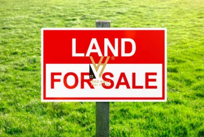 SHITET TRUALL 3.000 M2 NE MULLET 450.000 EURO