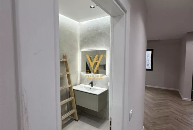 JEPET ZYRE 126 M2 ME QERA TE REZ OASIS, UNAZA E RE 1.250 EURO