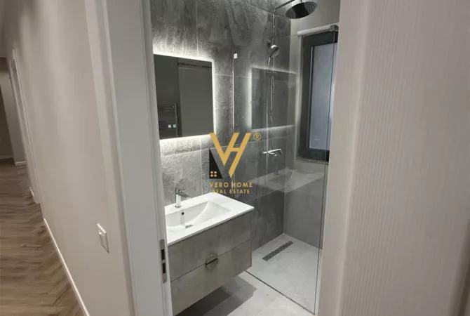 JEPET ZYRE 126 M2 ME QERA TE REZ OASIS, UNAZA E RE 1.250 EURO