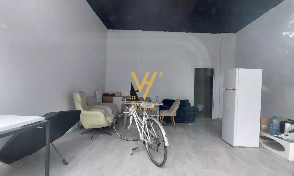 JEPET DYQAN 42 M2 ME QERA NE ASTIR 45.000 LEKE