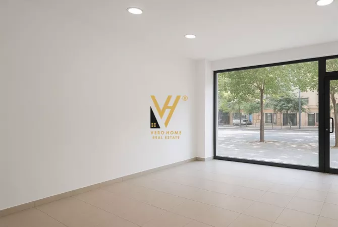 Business Property for Rent 1+1 in Tirana - 200,000 Leke