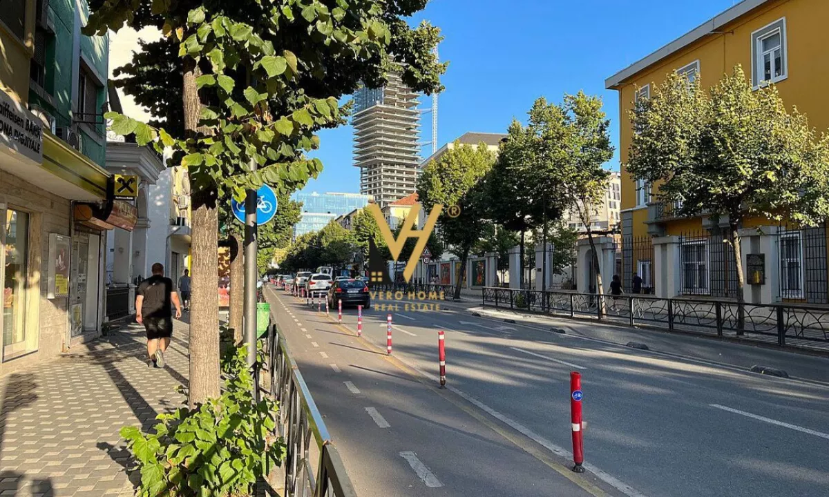 Shtepi ne shitje Apartament ne Tirane, 3+1, Mobilimi Pjeserisht e mobiluar, Pagesa 306,000  Euro.