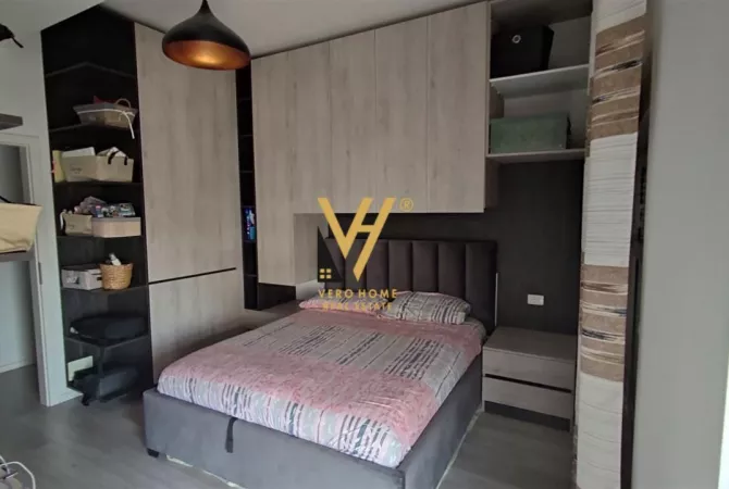 Shtepi ne shitje Apartament ne Tirane, 2+1, Mobilimi E mobiluar, Pagesa 176,000  Euro.