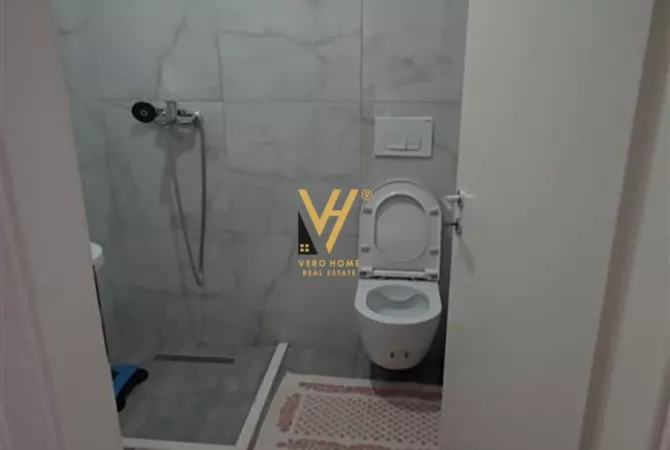 Shtepi ne shitje Apartament ne Tirane, 2+1, Mobilimi E mobiluar, Pagesa 176,000  Euro.