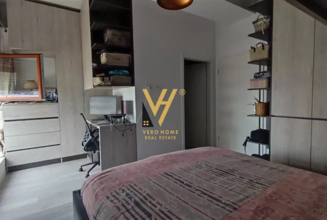 Shtepi ne shitje Apartament ne Tirane, 2+1, Mobilimi E mobiluar, Pagesa 176,000  Euro.