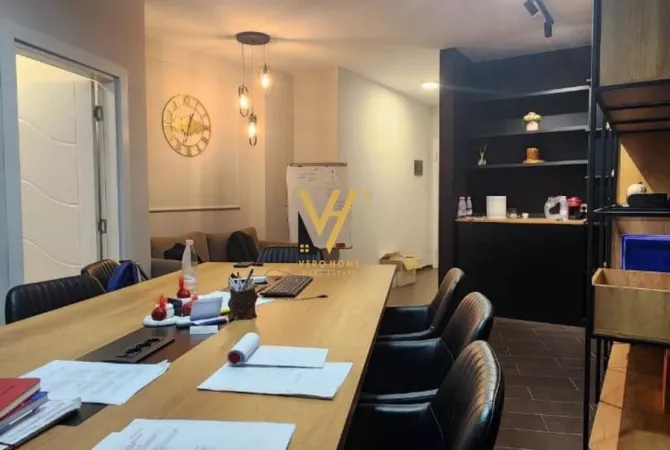 JEPET ZYRE 85 M2 ME QERA RRUGA E KOSOVARVE 850 EURO