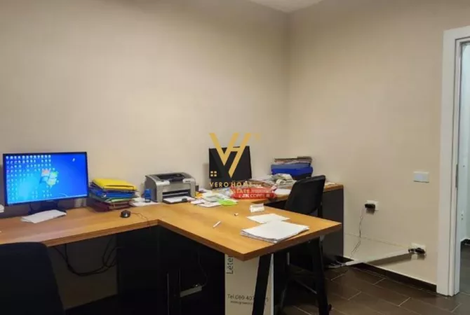 JEPET ZYRE 85 M2 ME QERA RRUGA E KOSOVARVE 850 EURO