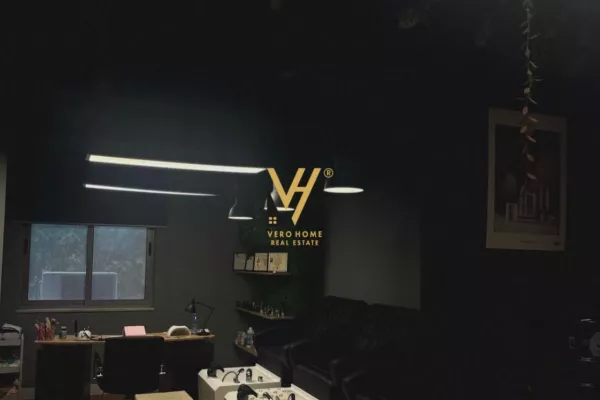 Business Property for Rent 1+1 in Tirana - 100,000 Leke