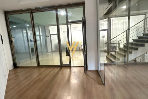 Business Property for Rent 3+1 in Tirana - 110,000 Leke