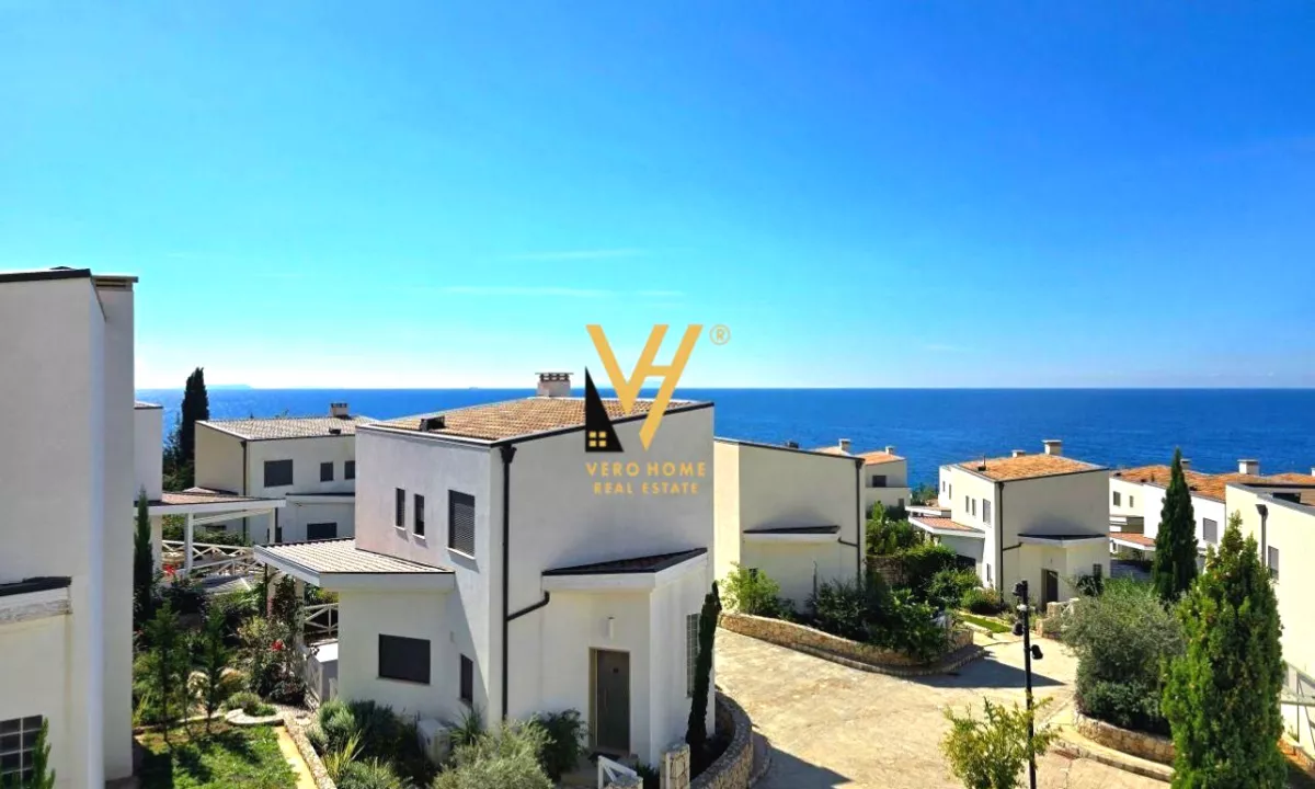 Shtepi ne shitje Vila Luksoze ne Himare, 2+1, Mobilimi E mobiluar, Pagesa 699,000  Euro.