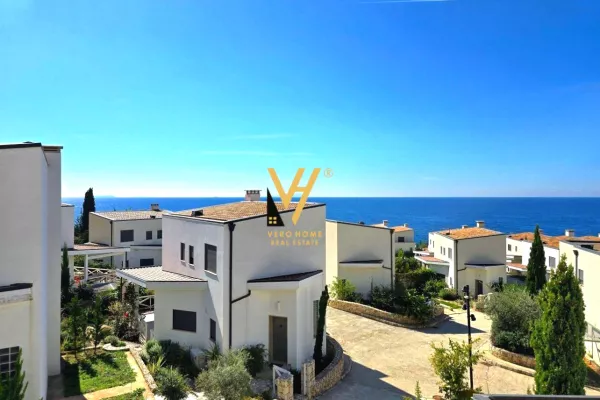 SHITET VILE DY KATESHE NE DHERMI, WHITE ROCKS DRYMADES 699.000 EURO