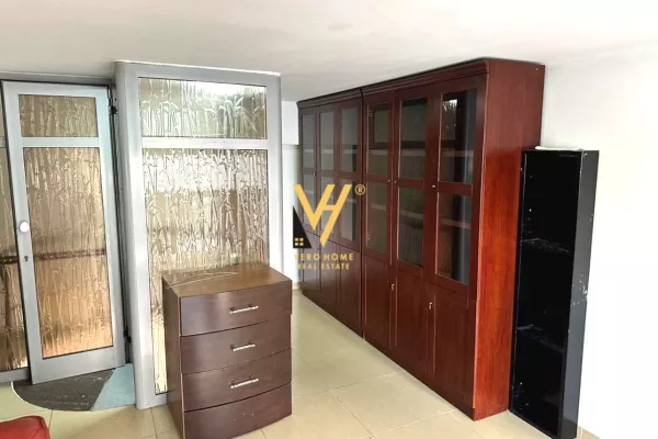 JEPET AMBIENT BIZNESI 61 M2 ME QERA TE ZOGU I ZI 1.000 EURO