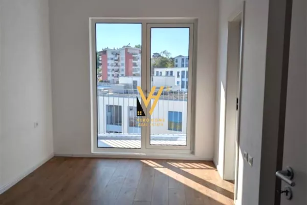 Shtepi me qera Apartament ne Tirane, 2+1, Mobilimi Bosh, pa mobiluar, Pagesa 550  Euro.