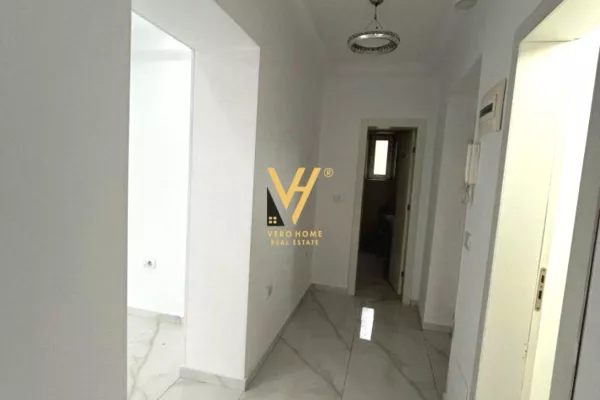 Business Property for Rent 3+1 in Tirana - 700 Euro