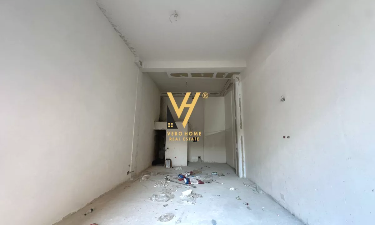 JEPET AMBIENT 70 M2 ME QERA TE KOMPLEKSI E88, YZBERISHT 600 EURO