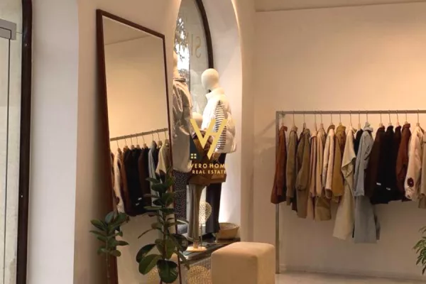 Business Property for Rent 1+1 in Tirana - 100,000 Leke