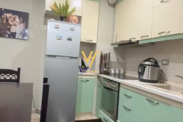 Shtepi ne shitje Apartament ne Tirane, 2+1, Mobilimi E mobiluar, Pagesa 135,000  Euro.