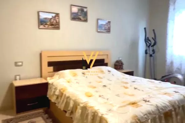 Shtepi ne shitje Apartament ne Tirane, 2+1, Mobilimi E mobiluar, Pagesa 135,000  Euro.