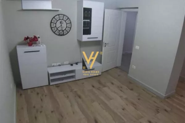 Shtepi ne shitje Apartament ne Tirane, 2+1, Mobilimi E mobiluar, Pagesa 160,000  Euro.