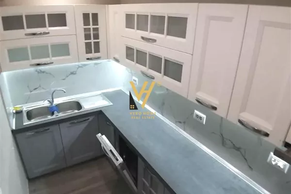 Shtepi ne shitje Apartament ne Tirane, 2+1, Mobilimi E mobiluar, Pagesa 160,000  Euro.