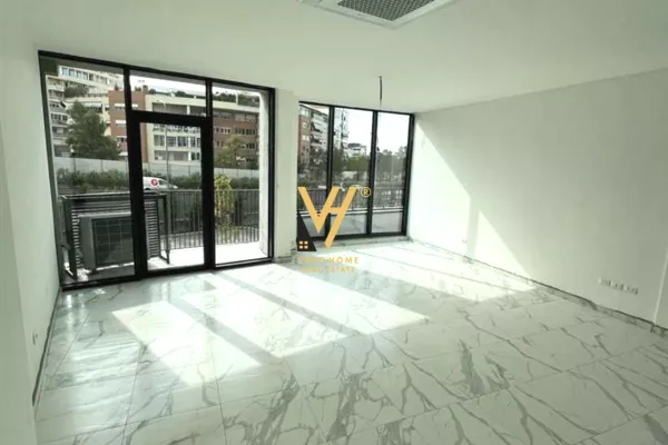 Business Property for Rent 3+1 in Tirana - 1,000 Euro