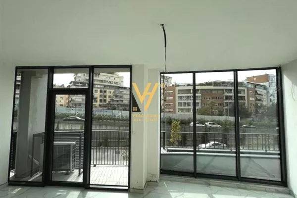 JEPET ZYRE 55 M2 ME QERA TE LAKE VIEW 1.000 EURO