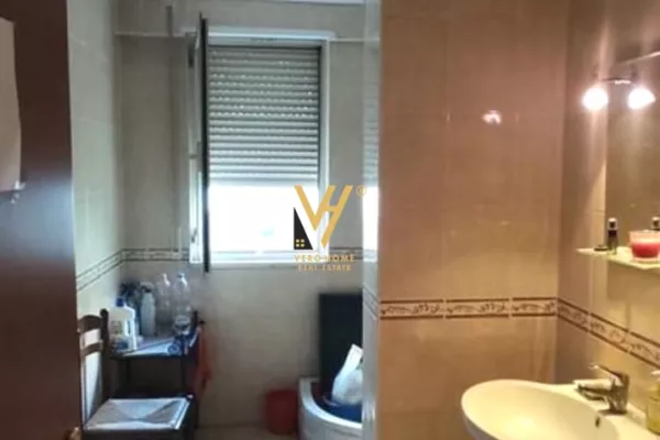 Shtepi ne shitje Apartament ne Tirane, 1+1, Mobilimi E mobiluar, Pagesa 170,000  Euro.