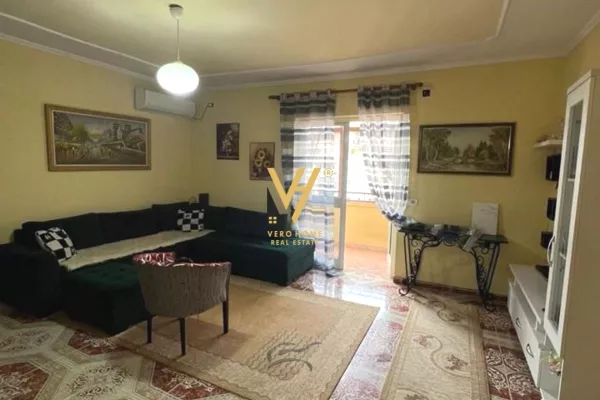 Shtepi ne shitje Apartament ne Tirane, 2+1, Mobilimi E mobiluar, Pagesa 170,000  Euro.