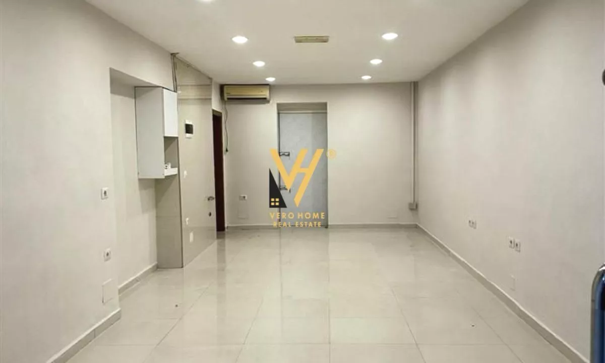 JEPET AMBIENT 40 M2 ME QERA TE SHKOLLA E BALETIT 500 EURO