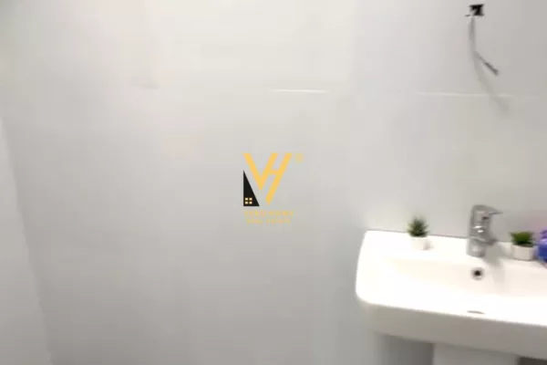 Shtepi ne shitje Apartament ne Tirane, 1+1, Mobilimi Bosh, pa mobiluar, Pagesa 155,000  Euro.