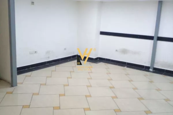 Business Property for Rent 3+1 in Tirana - 60,000 Leke