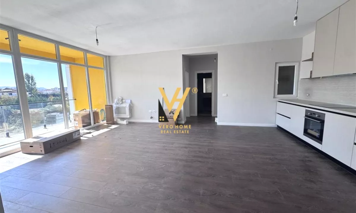 JEPET ZYRE 125 M2 ME QERA TE BULEVARDI I RI,KOMPLEKSI BERMON 650 EURO