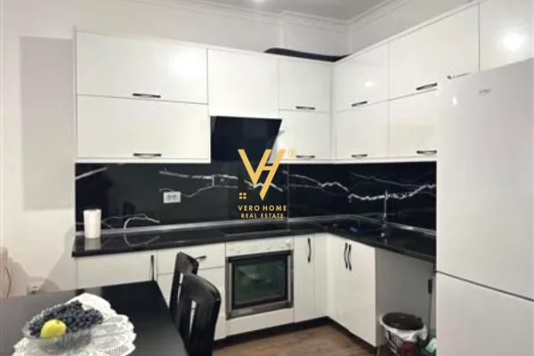 Shtepi ne shitje Apartament ne Tirane, 2+1, Mobilimi E mobiluar, Pagesa 180,000  Euro.