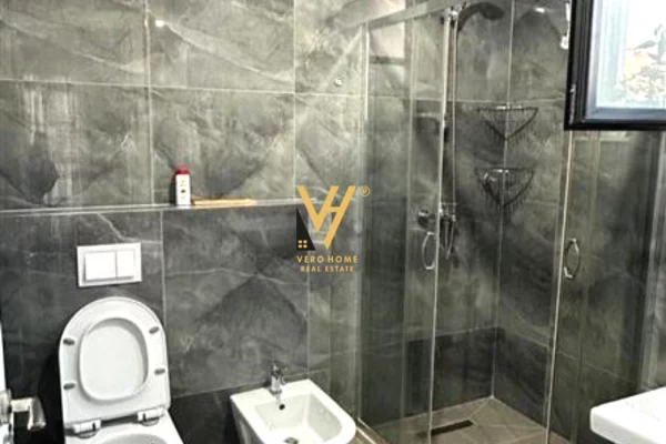 Shtepi ne shitje Apartament ne Tirane, 2+1, Mobilimi E mobiluar, Pagesa 180,000  Euro.