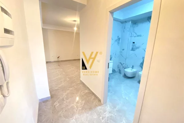 JEPET ZYRE 106 M2 ME QERA TE RRUGA RESHIT COLLAKU 750 EURO