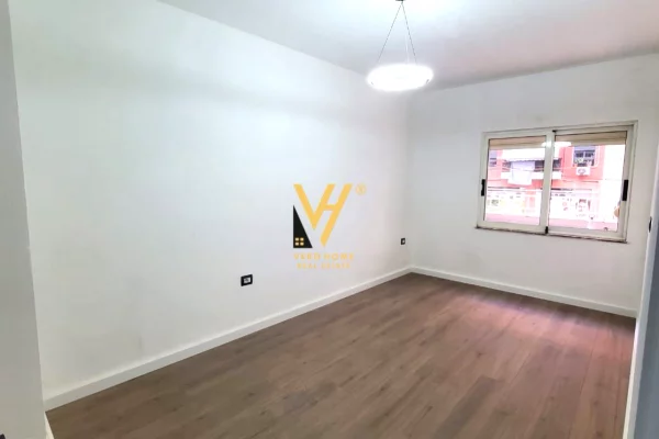 Appartamento in vendita a Tirana 1+1, Vuoto