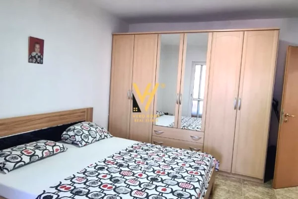 Shtepi ne shitje Apartament ne Tirane, 2+1, Mobilimi E mobiluar, Pagesa 140,000  Euro.