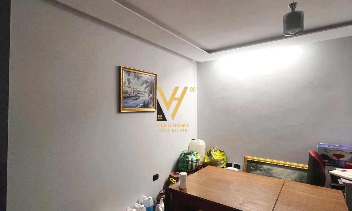 JEPET DYQAN 16 M2 ME QIRA TEK QYTETI STUDENTI 35.000 LEKE