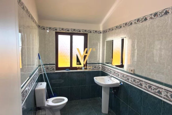 JEPET AMBIENT BIZNESI 170 M2 TE VILAT GJERMANE 1.900 EURO