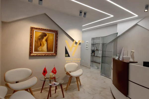 JEPET AMBIENT BIZNESI 70 M2 ME QERA TE RRUGA MINE PEZA 2.500 EURO