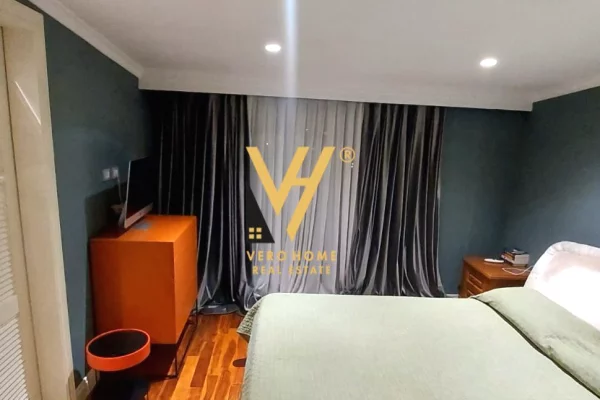 Shtepi ne shitje Apartament ne Tirane, 3+1, Mobilimi E mobiluar, Pagesa 620,000  Euro.