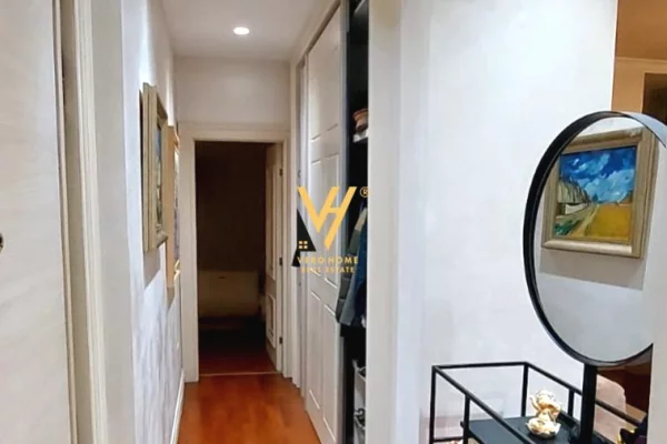 Shtepi ne shitje Apartament ne Tirane, 3+1, Mobilimi E mobiluar, Pagesa 620,000  Euro.