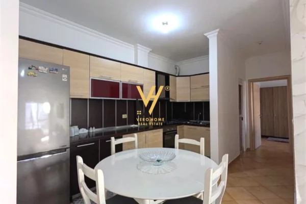 Shtepi me qera Apartament ne Tirane, 2+1, Mobilimi E mobiluar, Pagesa 450  Euro.