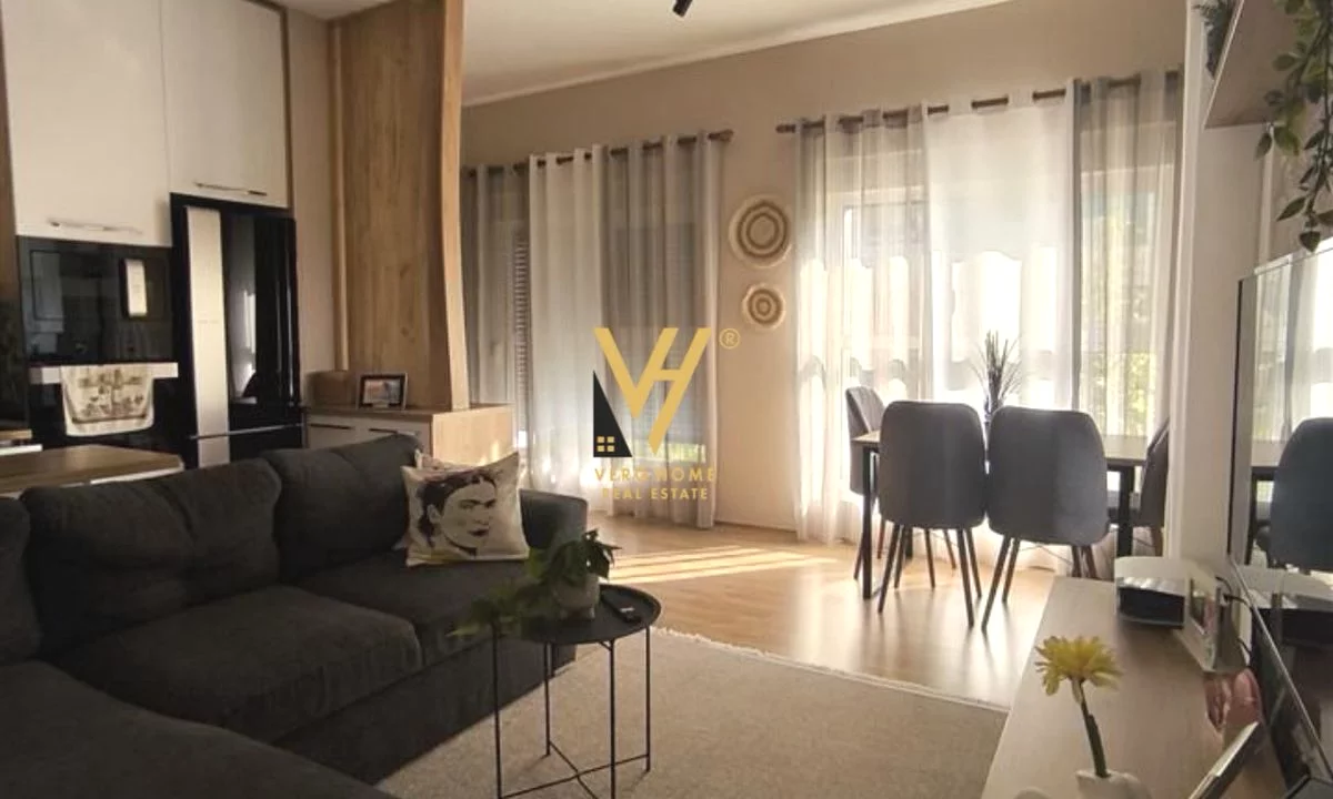 Shtepi ne shitje Apartament ne Tirane, 2+1, Mobilimi E mobiluar, Pagesa 202,000  Euro.