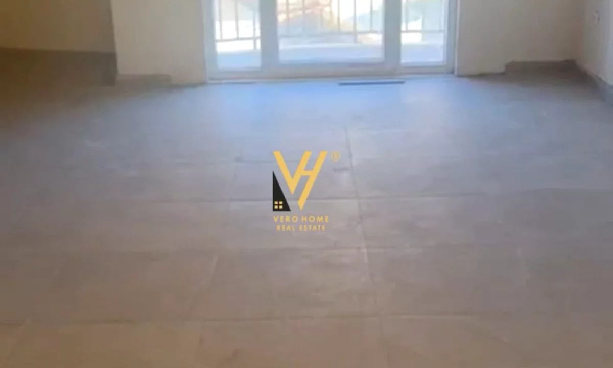 Shtepi ne shitje Apartament ne Kavaje, 2+1, Mobilimi Bosh, pa mobiluar, Pagesa 75,000  Euro.