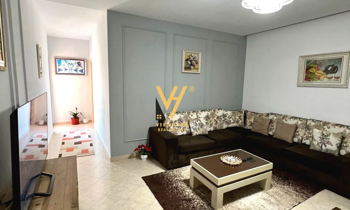 Shtepi ne shitje Apartament ne Tirane, 2+1, Mobilimi E mobiluar, Pagesa 135,000  Euro.