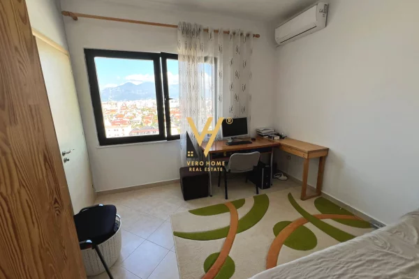 Shtepi ne shitje Apartament ne Tirane, 2+1, Mobilimi E mobiluar, Pagesa 135,000  Euro.